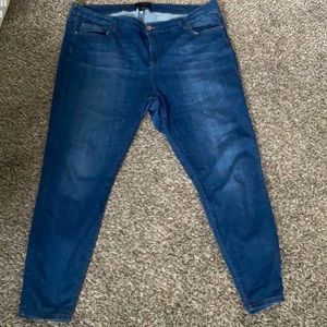 Celebrity Pink Jeggings - size 22